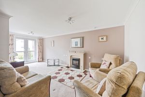LIVING ROOM- click for photo gallery